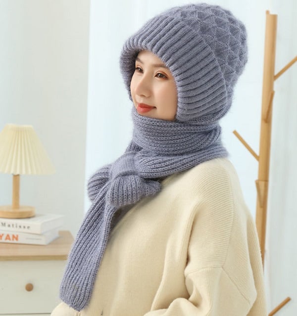 Abelina – Integrated Hearing Protection, Windproof Hat, Scarf