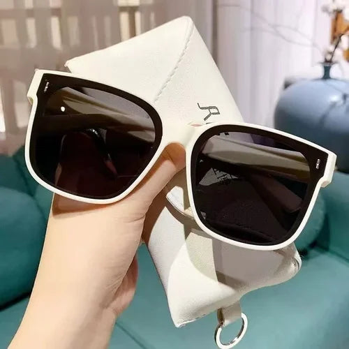 Universal Models of Short-Sighted Sunglasses