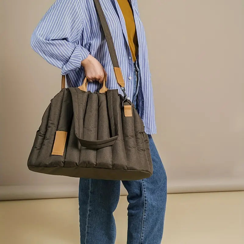 Petique™ | Stop the Pain of Bad Travel Bags