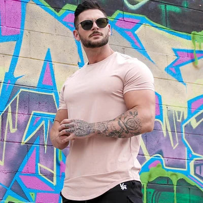 Essentielles T-Shirt mit abgerundetem Saum
