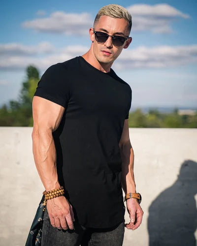 Essentielles T-Shirt mit abgerundetem Saum