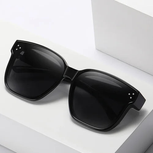 Universal Models of Short-Sighted Sunglasses