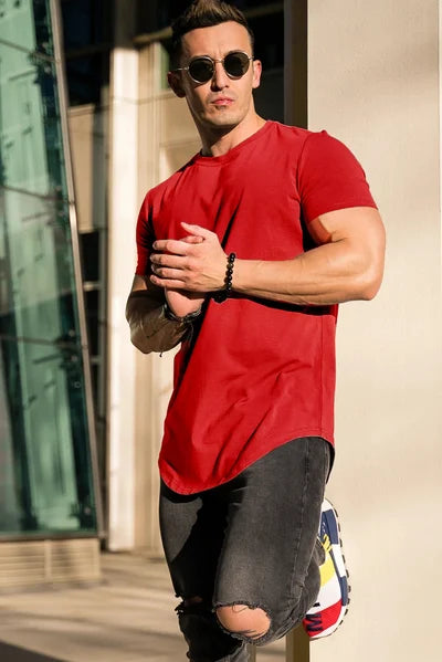 Essentielles T-Shirt mit abgerundetem Saum