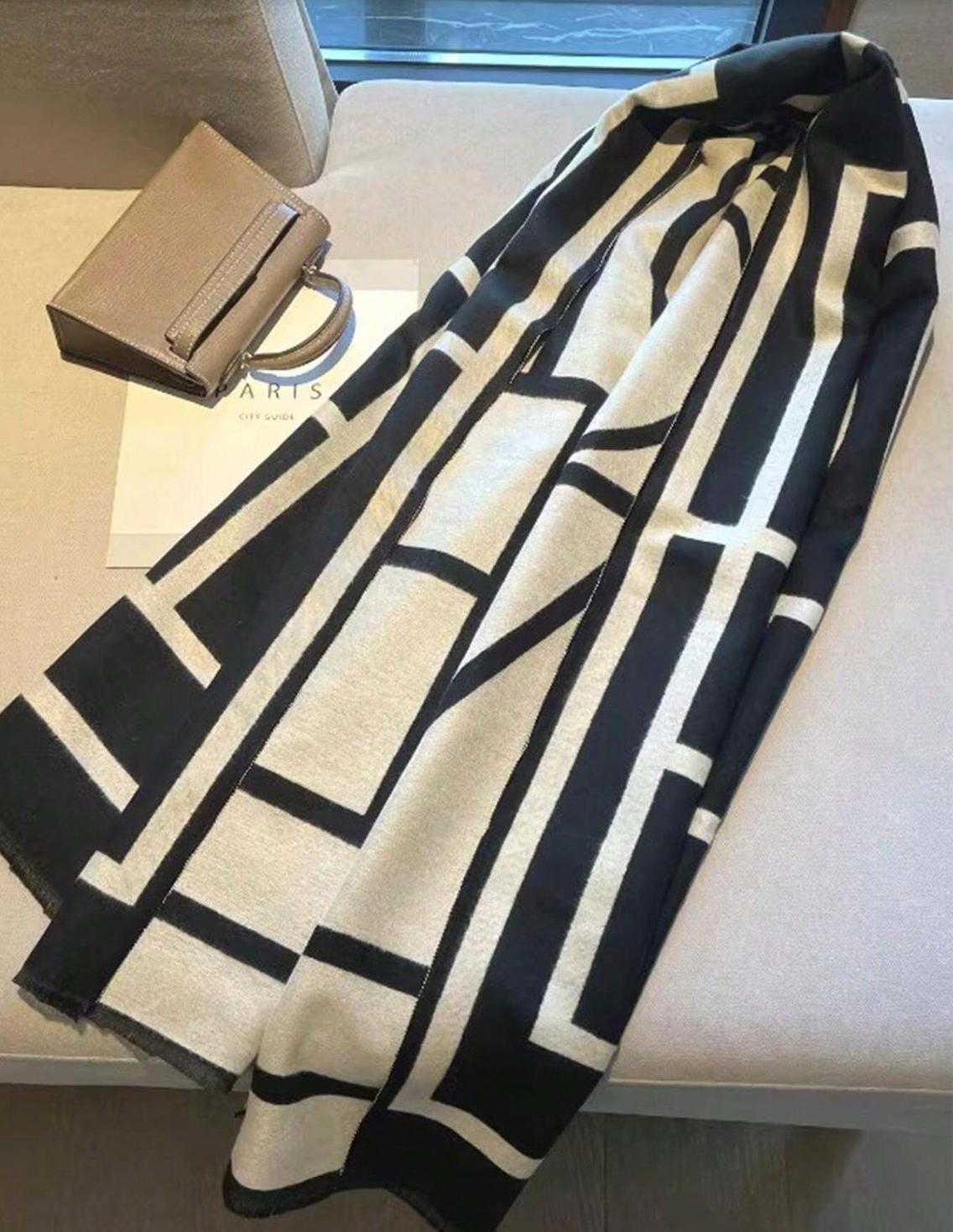 Alyssa – Elegant Graphic Scarf