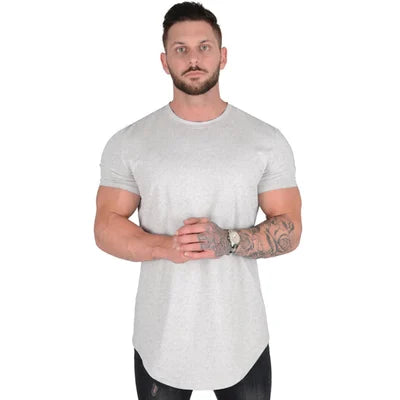 Essentielles T-Shirt mit abgerundetem Saum