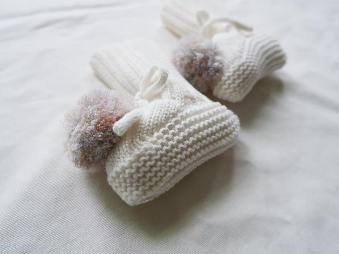 Mini Fashion™ - Warm & Stylish - Knitted Baby Slippers