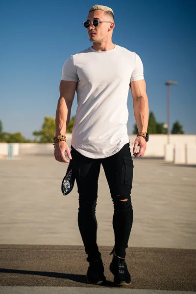 Essentielles T-Shirt mit abgerundetem Saum