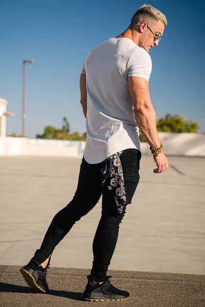 Essentielles T-Shirt mit abgerundetem Saum