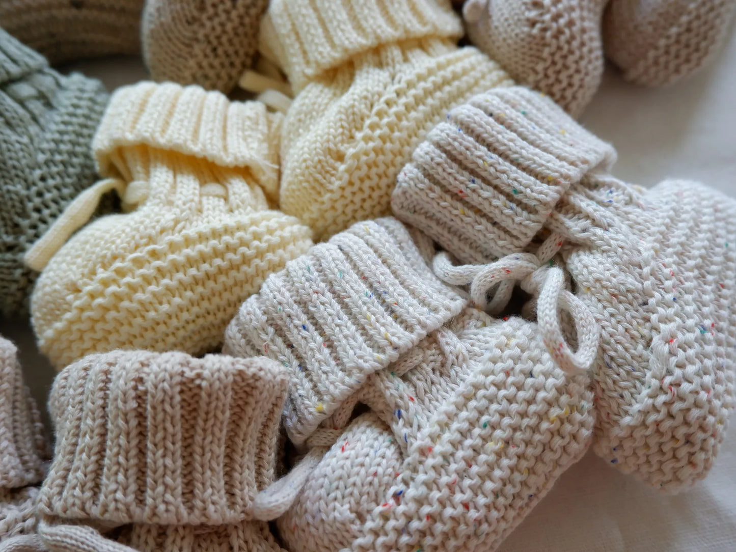 Mini Fashion™ - Warm & Stylish - Knitted Baby Slippers