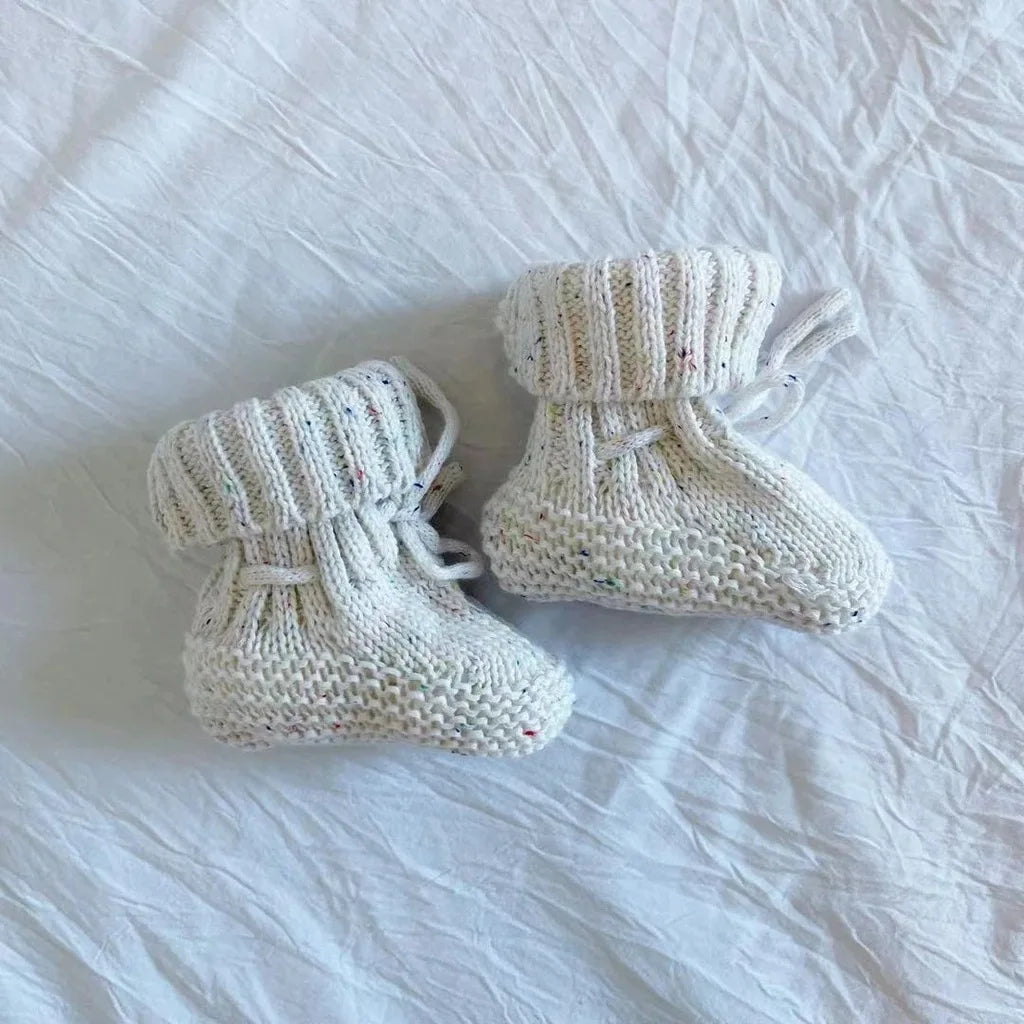 Mini Fashion™ - Warm & Stylish - Knitted Baby Slippers