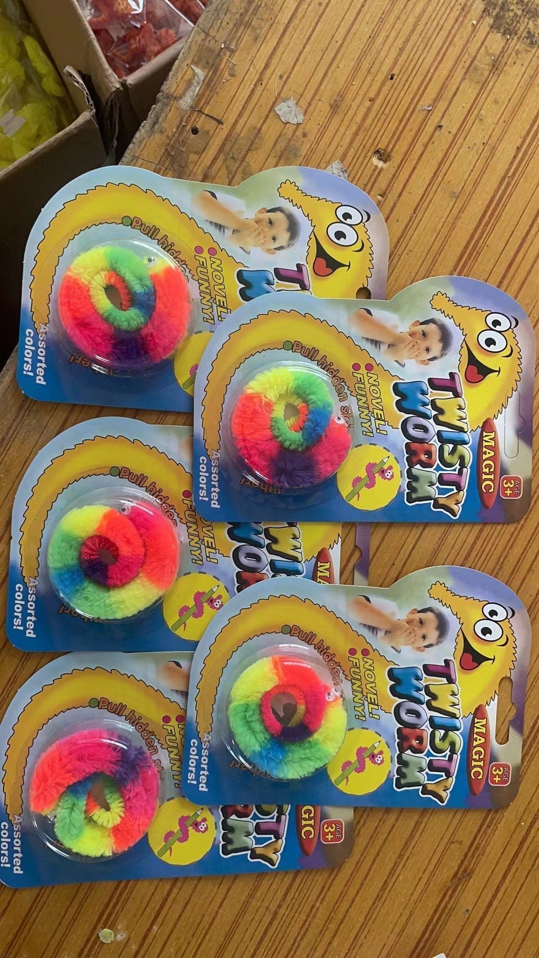 Rainbow Magic Wiggly Worm (6 Paare)