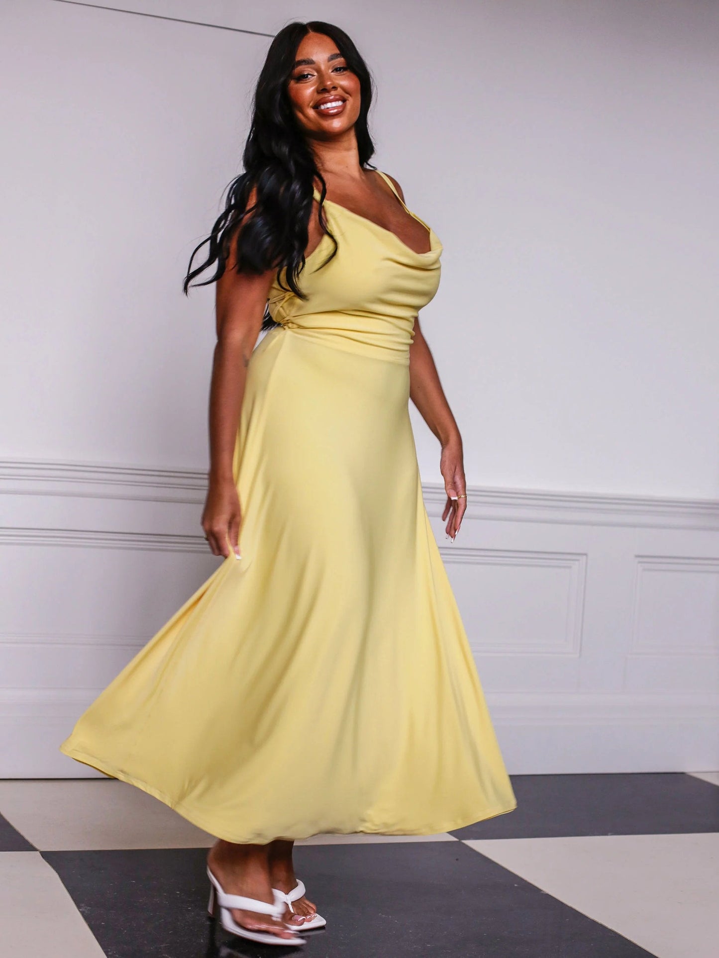 Lulah Draped Maxi Kjole med Integreret BH