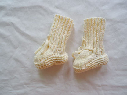 Mini Fashion™ - Warm & Stylish - Knitted Baby Slippers