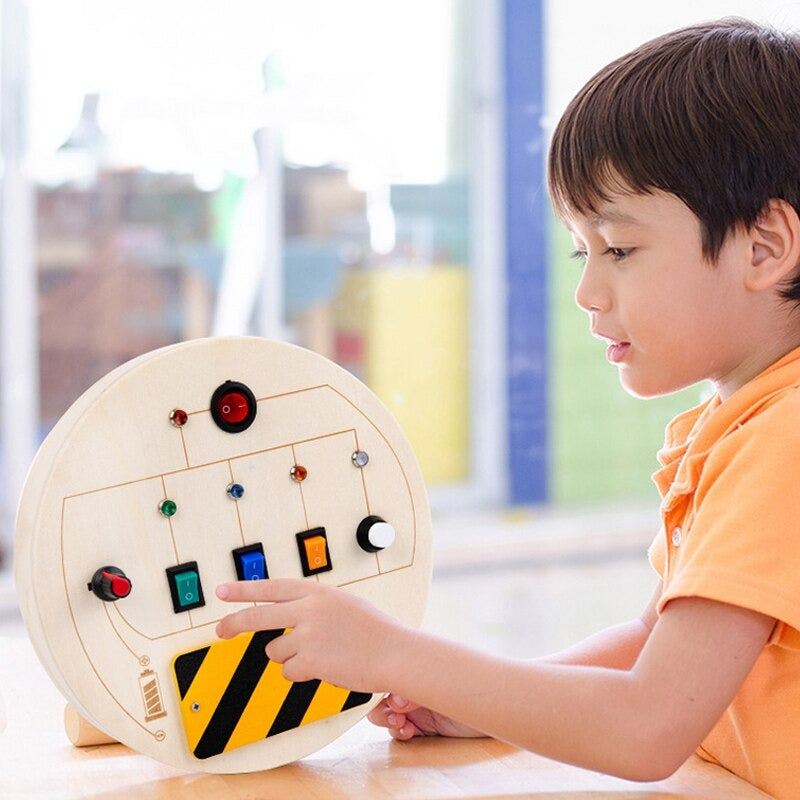 ActivityStation ™ - Entwicklungsspielzeug für Kinder mit sensorischen Funktionen